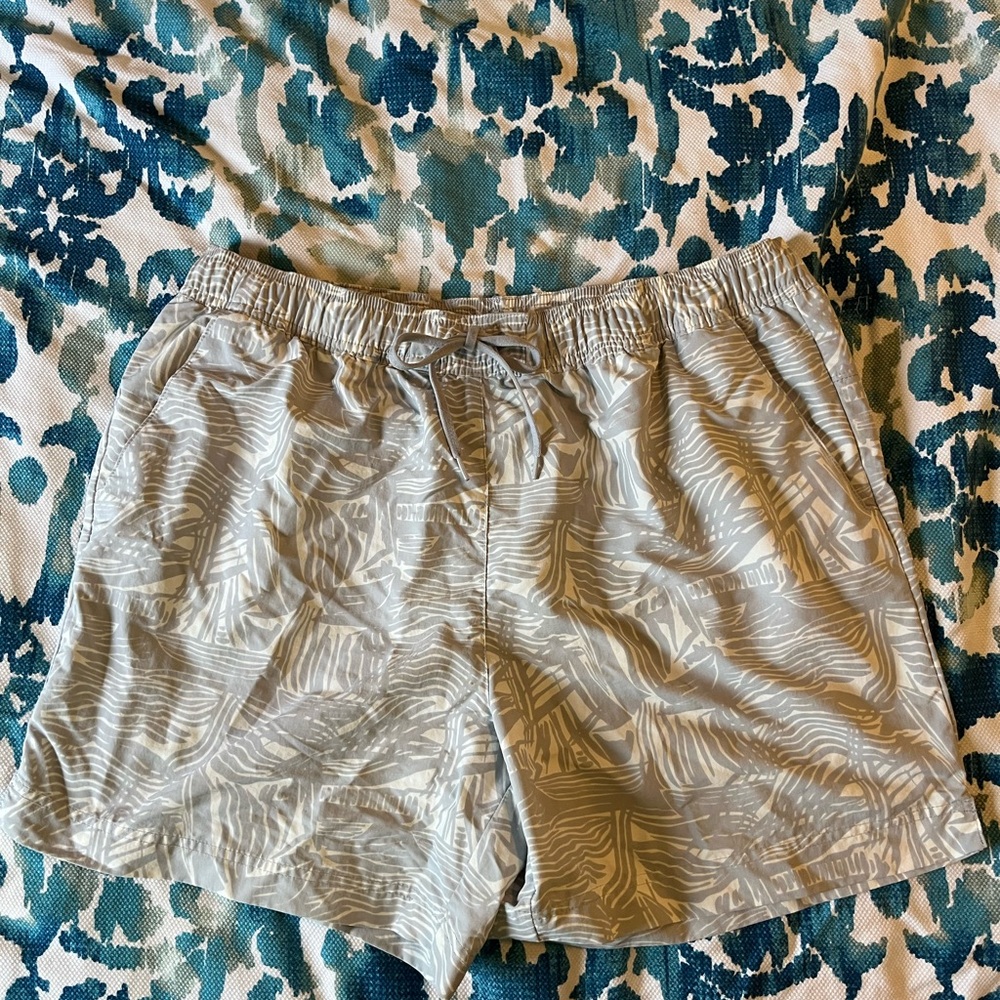 Columbia Gray Shorts